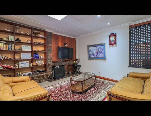 3 BEDROOM HOUSE FOR SALE IN MONTGOMERY PARK